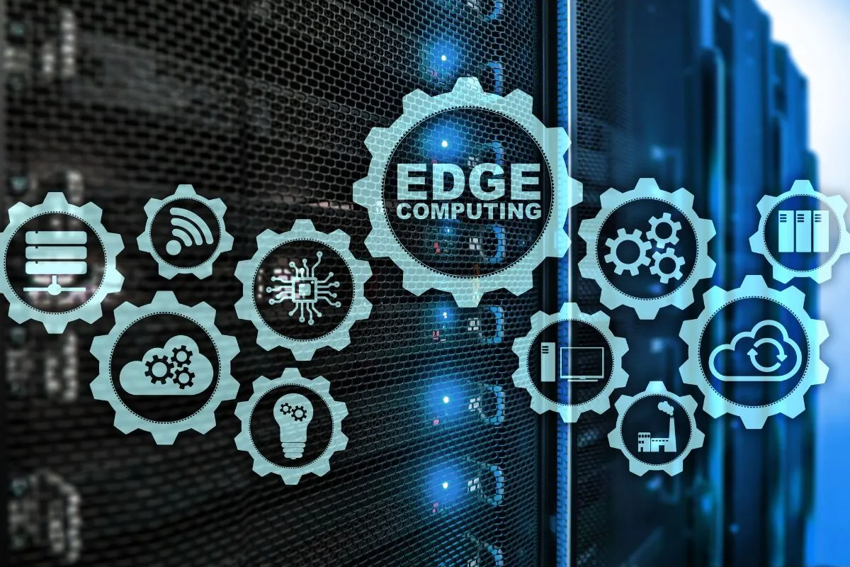 Technological gears representing the connectivity and integration of Edge Computing