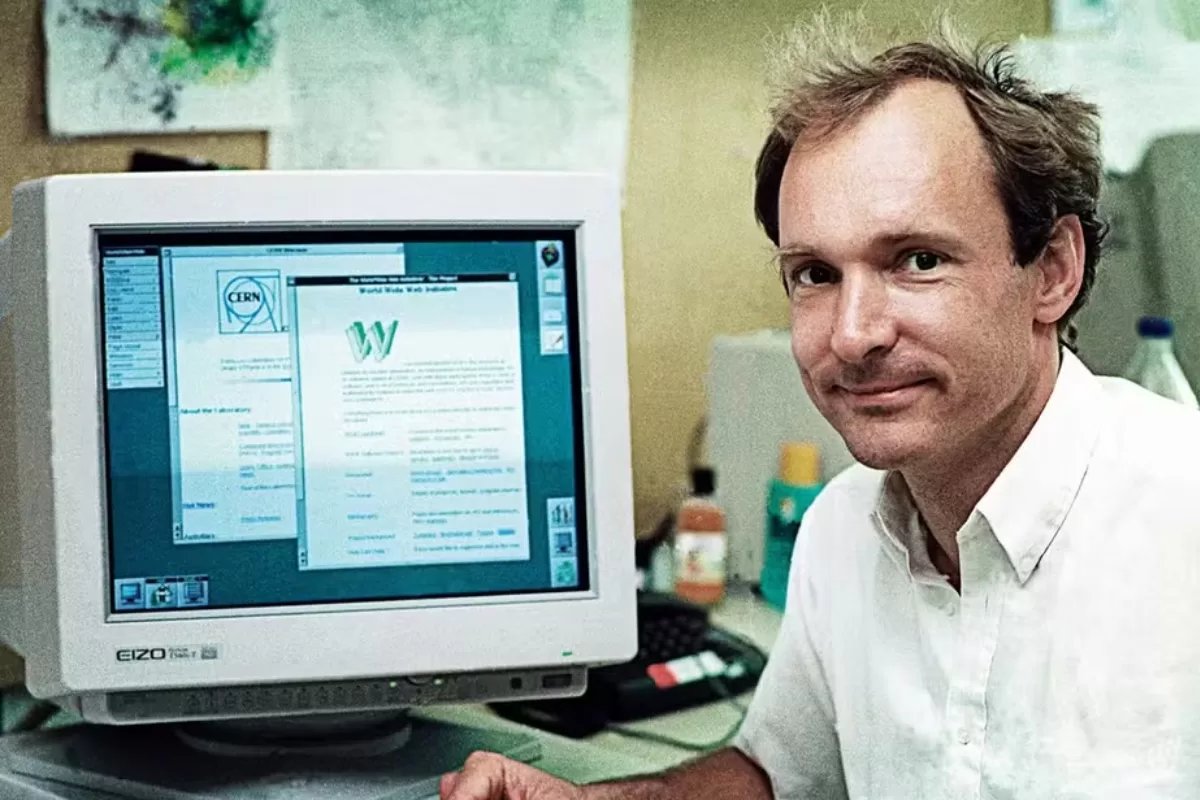 World's first webpage, one of tech curiosities